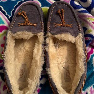 Ugg Indoor/Outdoor lined Slippers